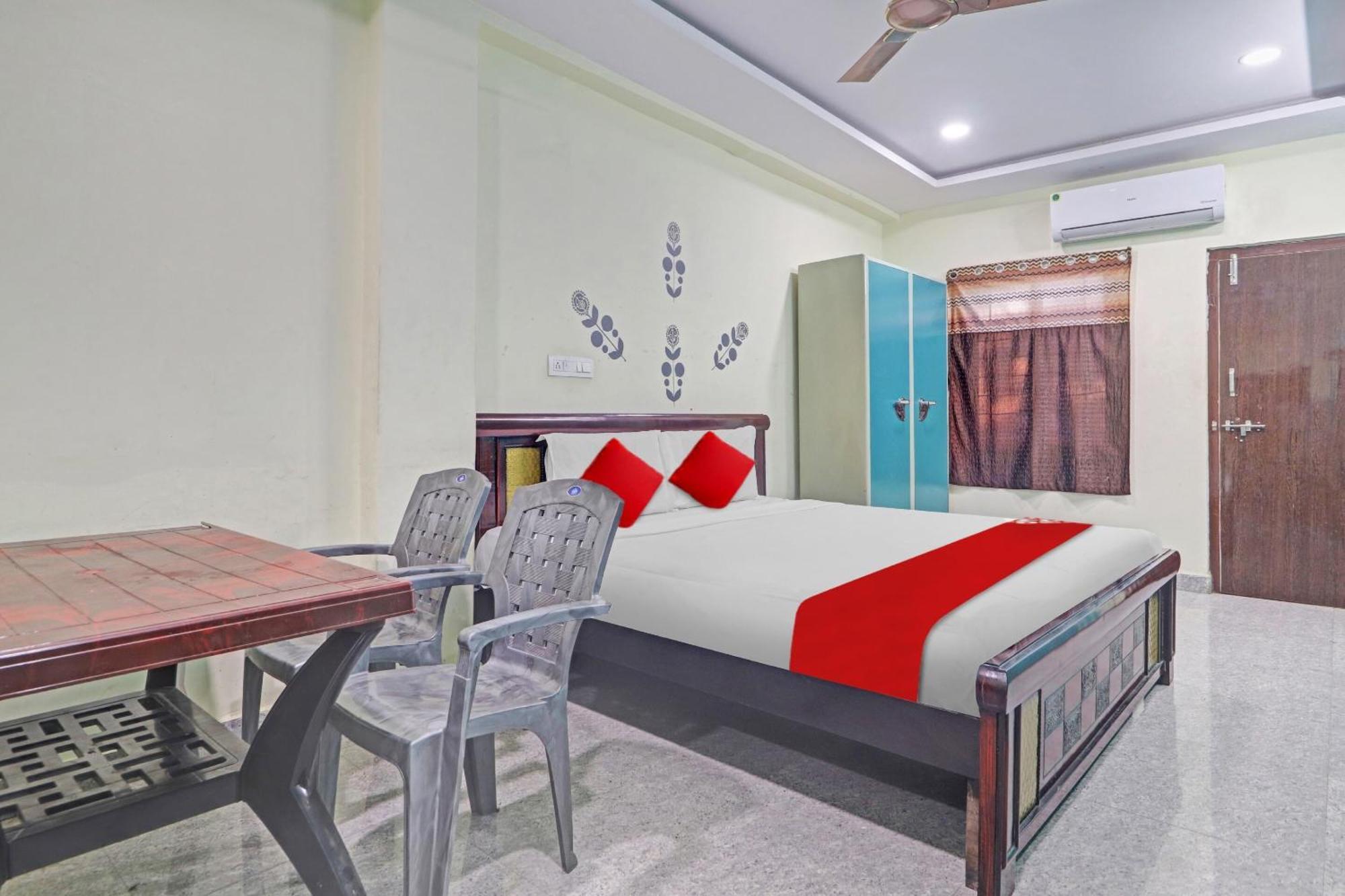 Oyo Flagship 81051 Sri Sai Manikanta Hotel Hyderabad Exterior foto