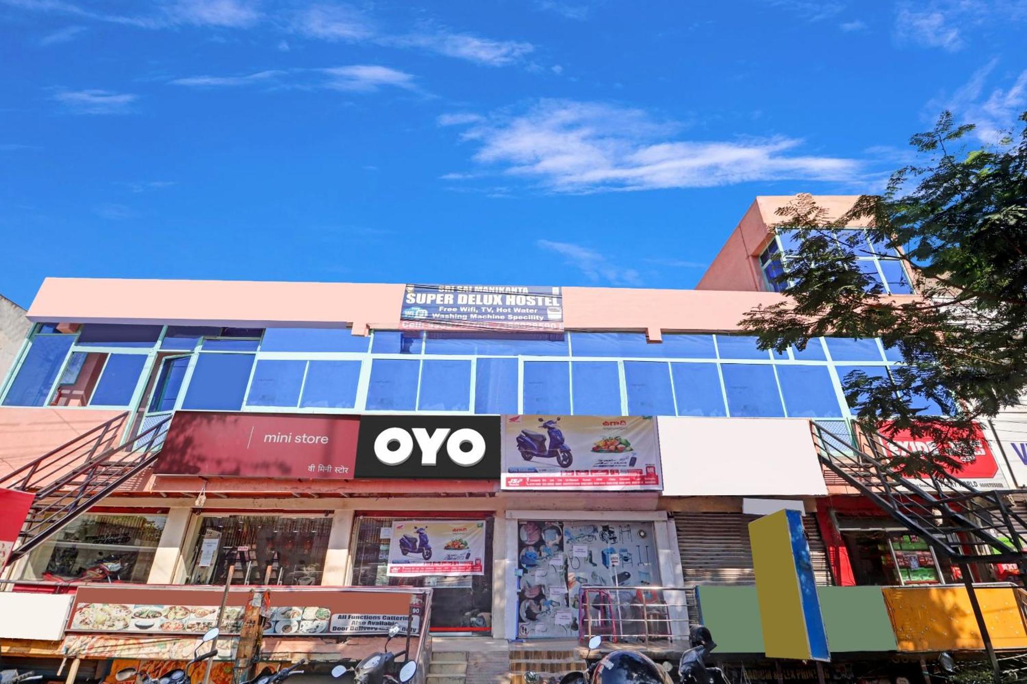 Oyo Flagship 81051 Sri Sai Manikanta Hotel Hyderabad Exterior foto